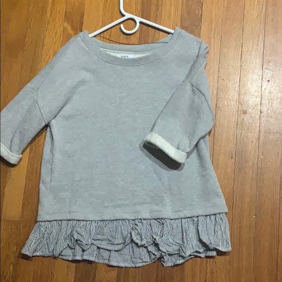 Sweater with ruffle bottom - Picture 2 of 3